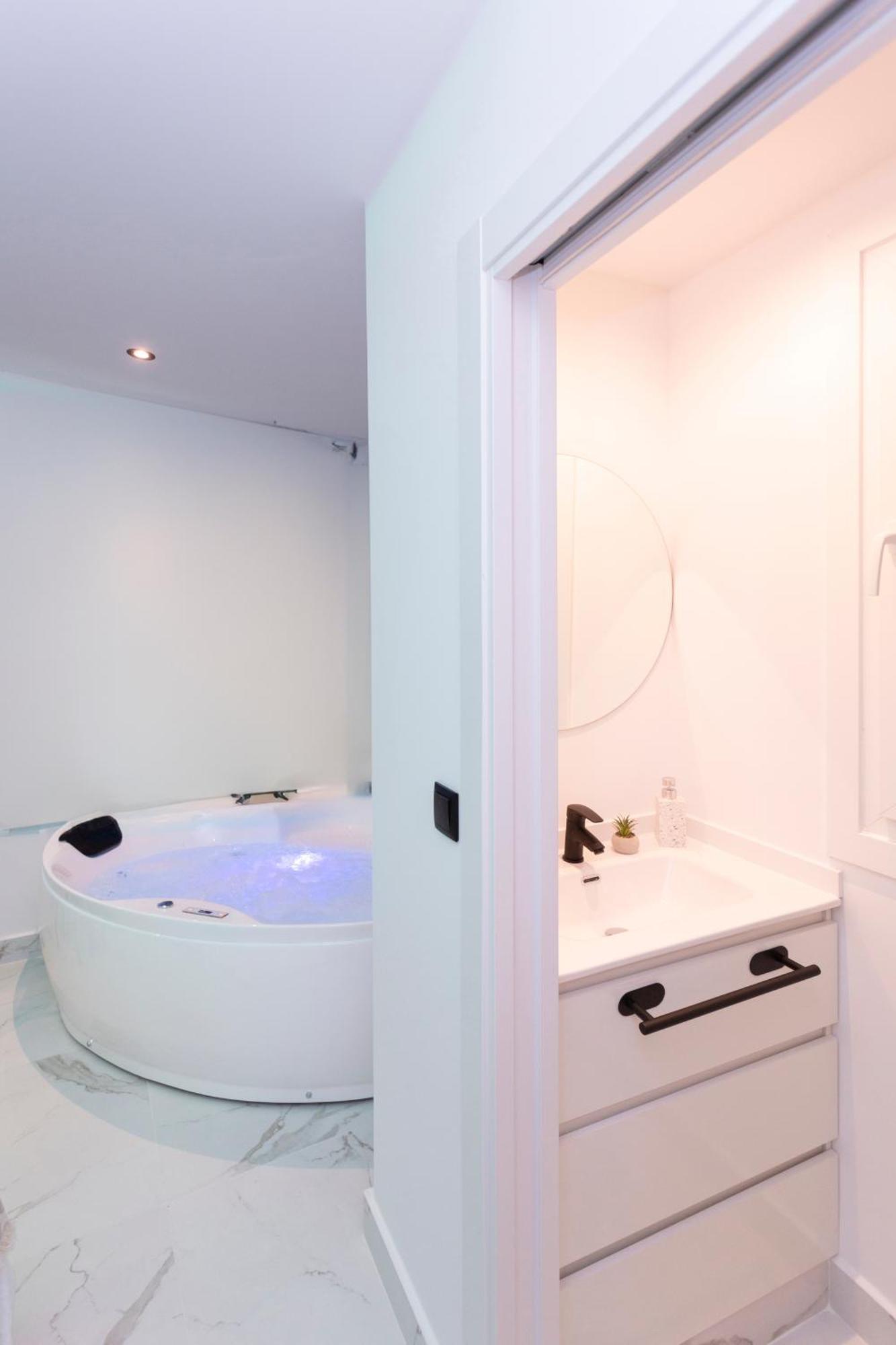 Apartamentos Triple M มัลปิกา ภายนอก รูปภาพ