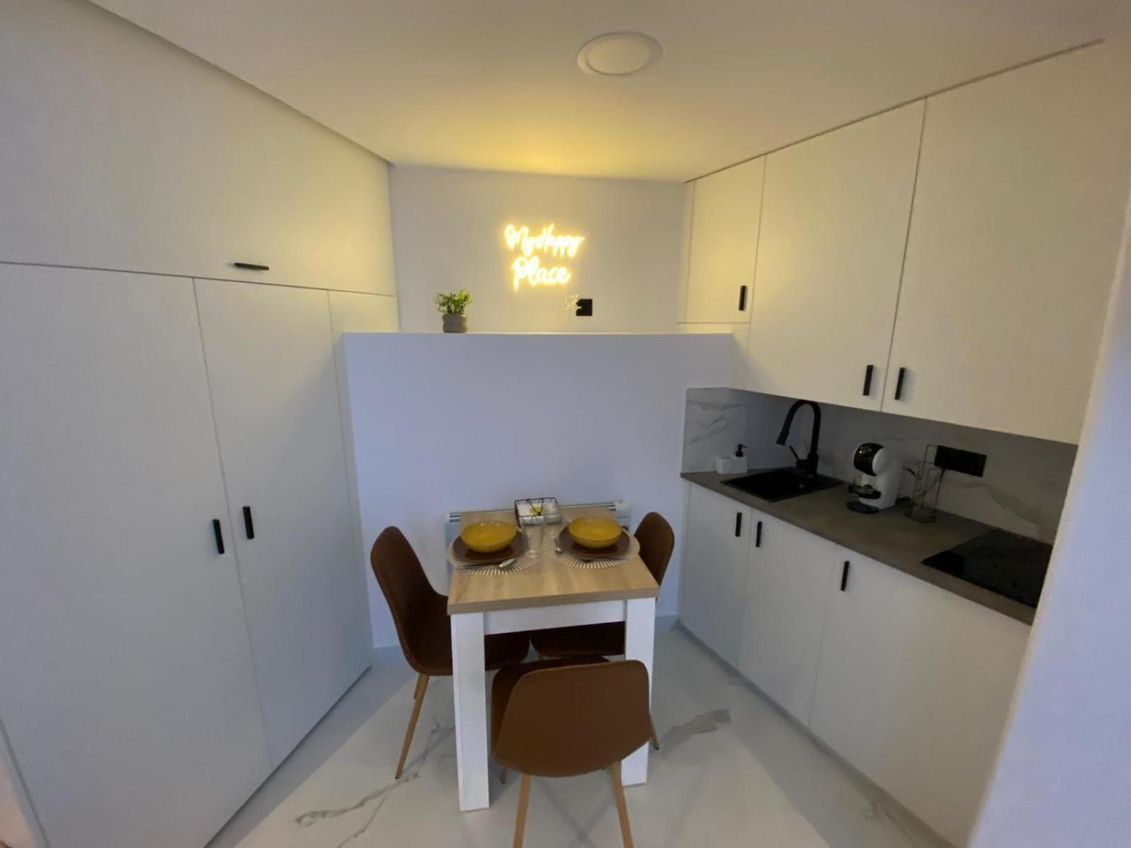 Apartamentos Triple M มัลปิกา ภายนอก รูปภาพ